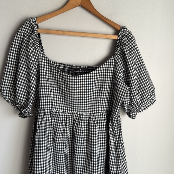 NEW Tuckernuck Pomander Place Beachwood Gingham Abigail
Mini Dress Large - Picture 4 of 12